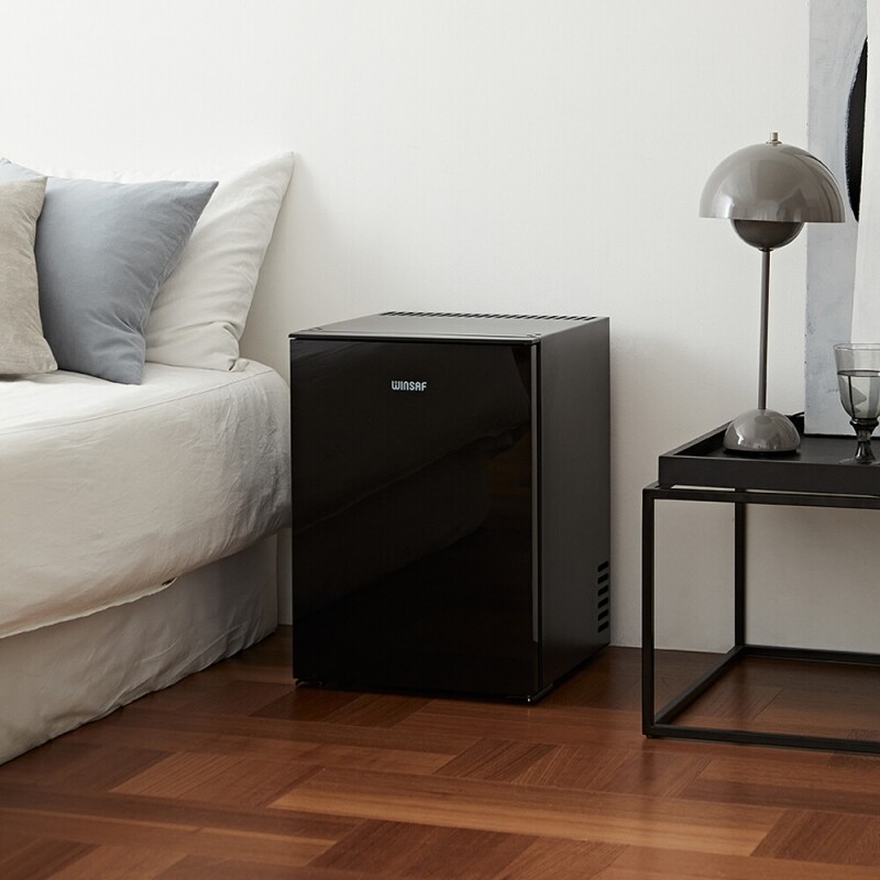마켓Q,무소음 화장품 냉장고 40L WC-40D 4컬러,화장품 보관은 11~15도가 내 피부에 최고!,원세프,28493,화장품,보관,정리,화장대,미니,소형,작은,여성,선물,윈세프,미니냉장고,원룸냉장고,가전/디지털/자동차 > 소형/주방/생활가전